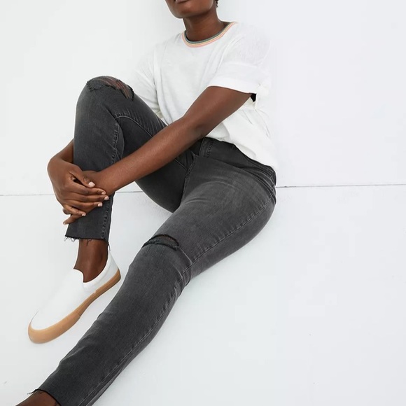 Madewell NWT Petite Curvy High-Rise Skinny Jeans in Black Sea size 26P - Picture 3 of 7